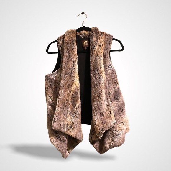 Faux Fur Vest in Brown by Blu Moon - Picture 2 of 12